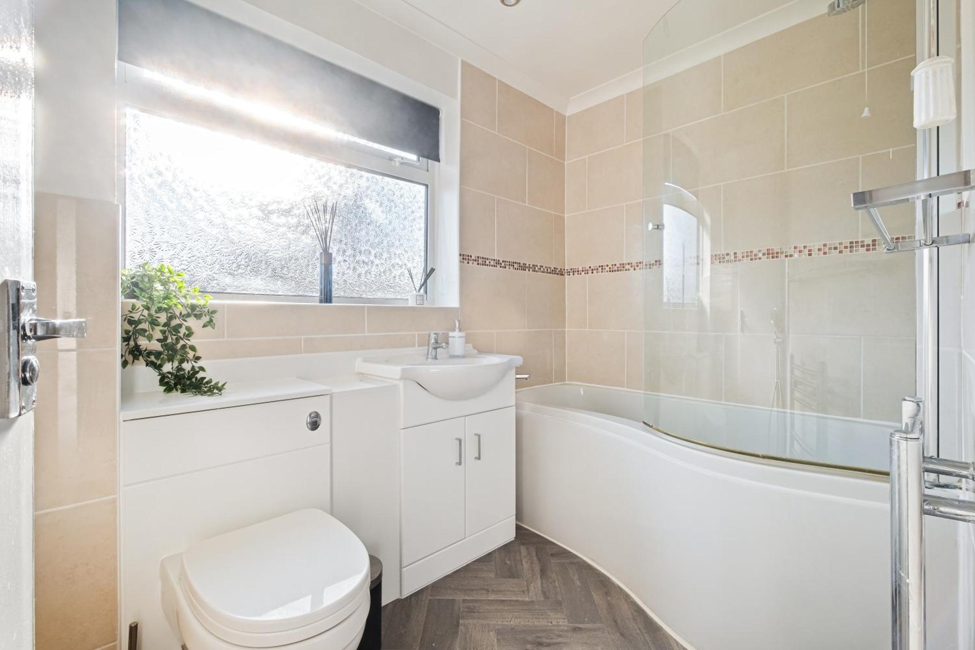 Comfy And Freshly Redecorated Home By Our Home Short Stays Close To Town Centre With Free Parking Bedford Exterior foto