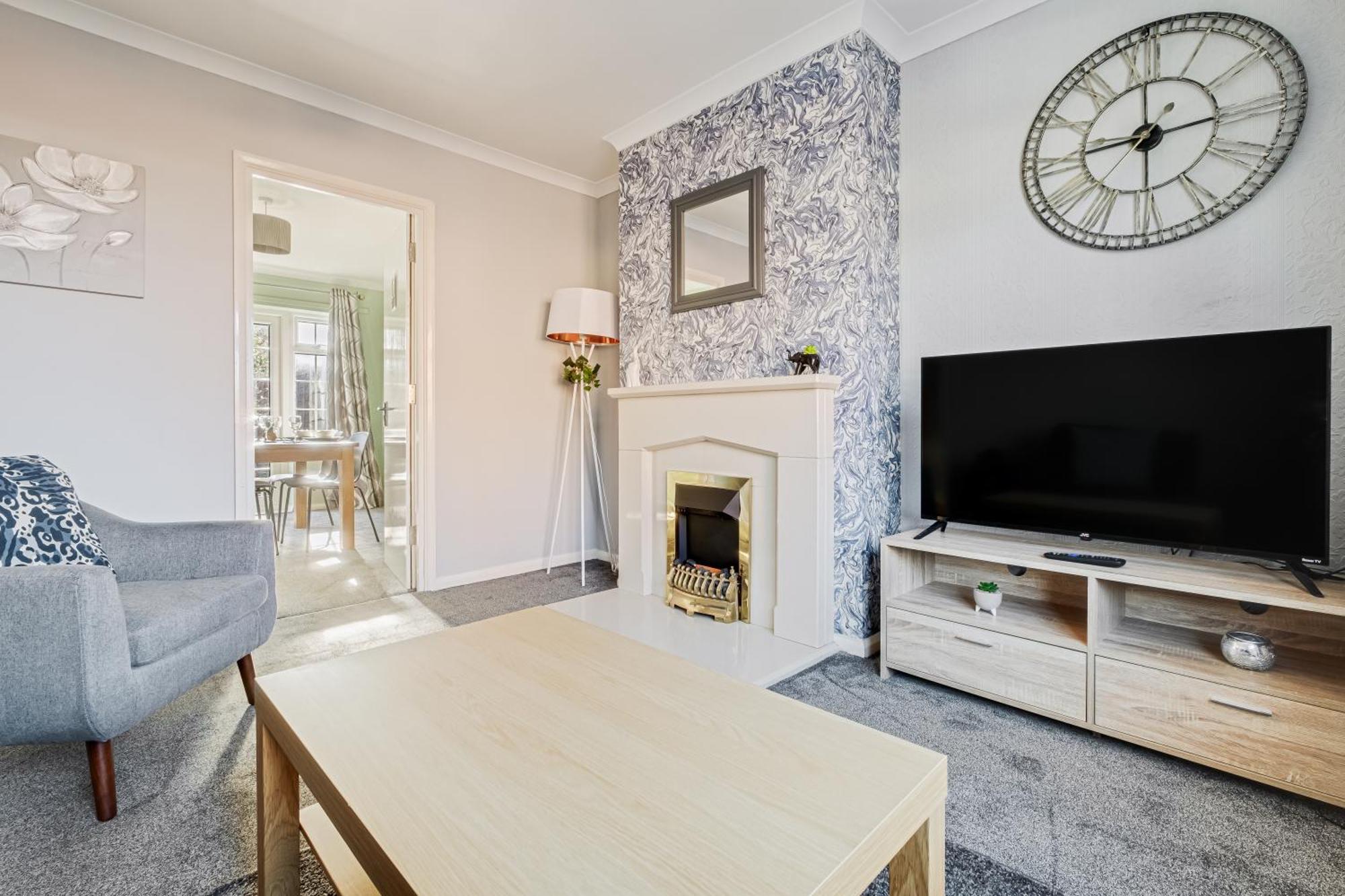 Comfy And Freshly Redecorated Home By Our Home Short Stays Close To Town Centre With Free Parking Bedford Exterior foto